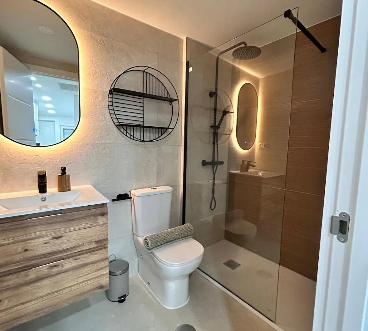 Aerosuites103 Alojamiento Madrid Apartment